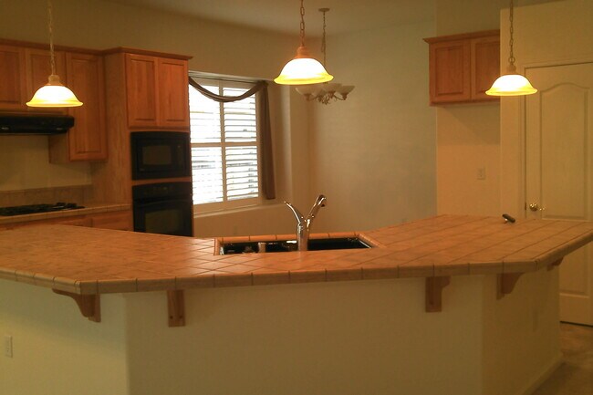 Building Photo - 6503 Kingbird Ct