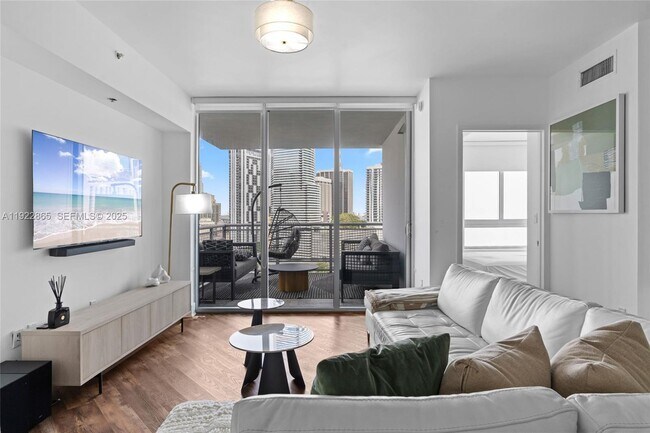 Building Photo - 350 S Miami Ave