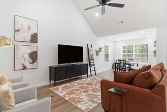 Building Photo - 3 Drem Cir