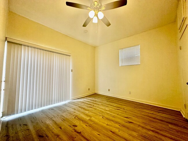 Building Photo - Centrally Located 3/2