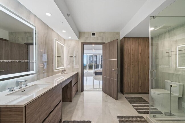 Building Photo - 1830 S Ocean Dr