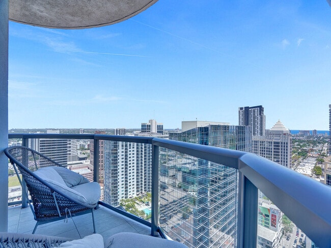 Building Photo - 100 E Las Olas Blvd