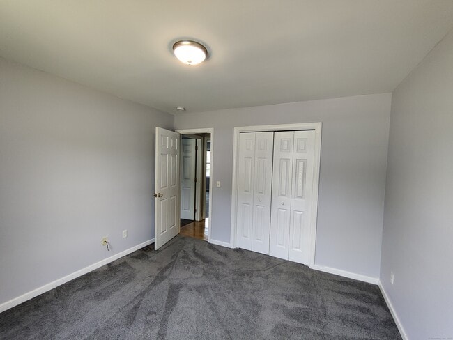 Building Photo - 6 Stephanie Ln