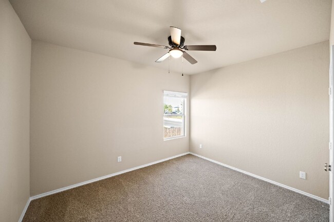 Building Photo - FREE MONTH OF RENT WITH 18 MONTH LEASE SIG...