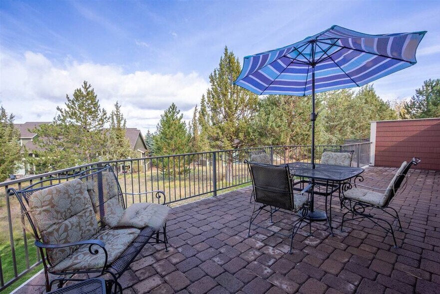 Building Photo - 11043 Village Loop