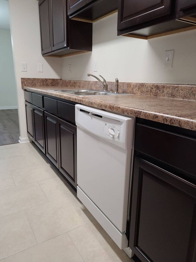 Building Photo - 6032 Brookwood Dr