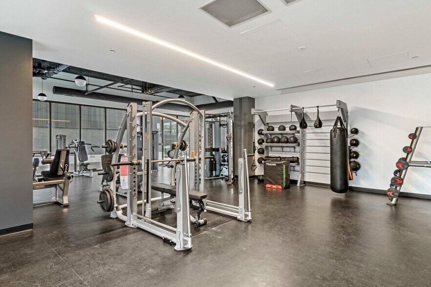 Building Photo - 1919 W Ogden Ave