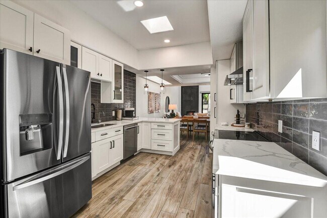 Building Photo - 4830 N 65th St