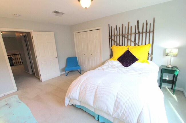 Building Photo - 5711 Chadwick Ln