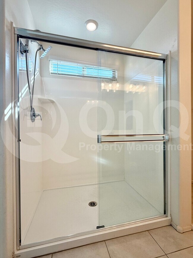 Building Photo - 2635 W Bowker St