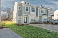 Building Photo - Move-in Ready!