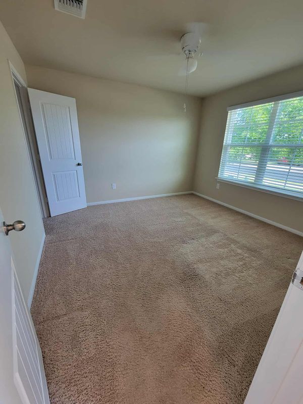 Building Photo - 213 Camellia Dr