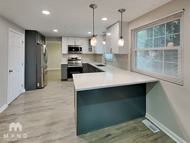 Building Photo - 1224 Hanson St