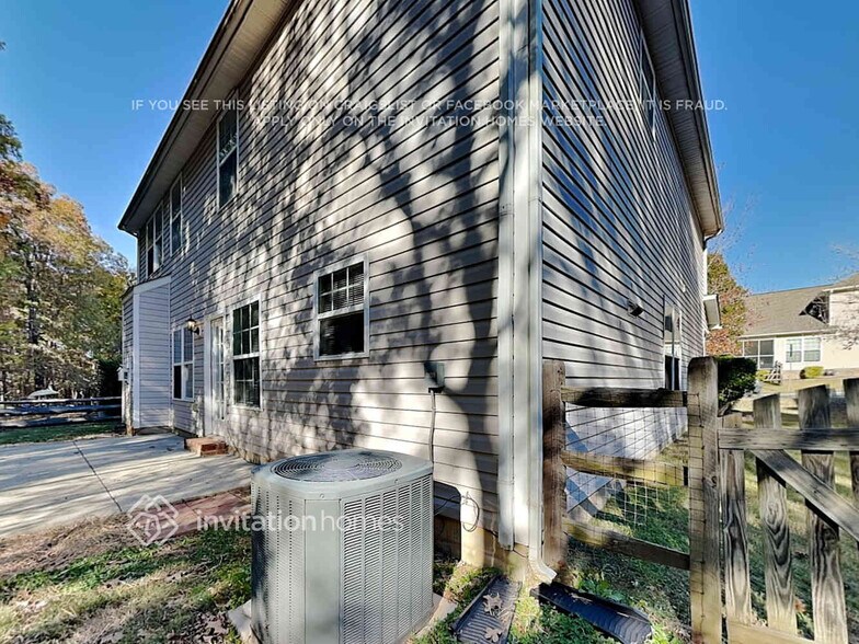 Building Photo - 3003 Early Rise Ave