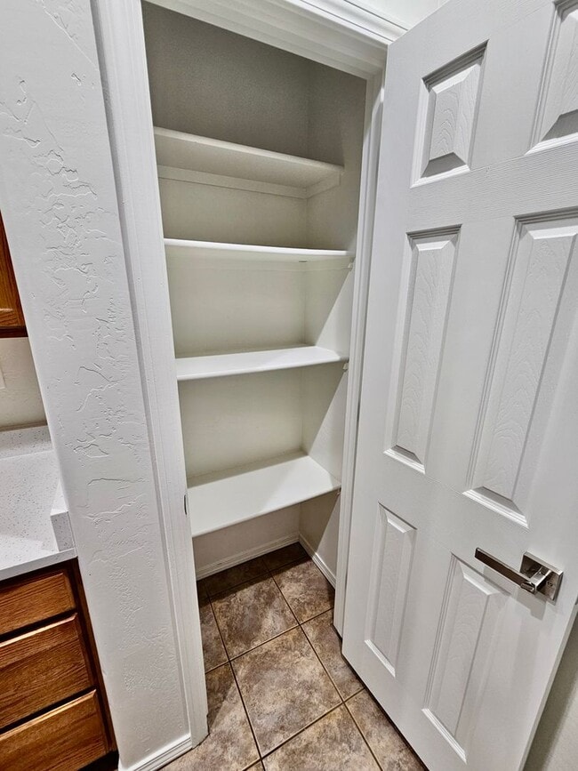 Building Photo - Excellent remodeled 2 bed 2 bath home in P...