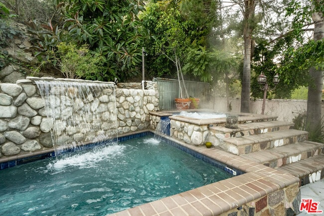 Building Photo - 2461 Jupiter Dr