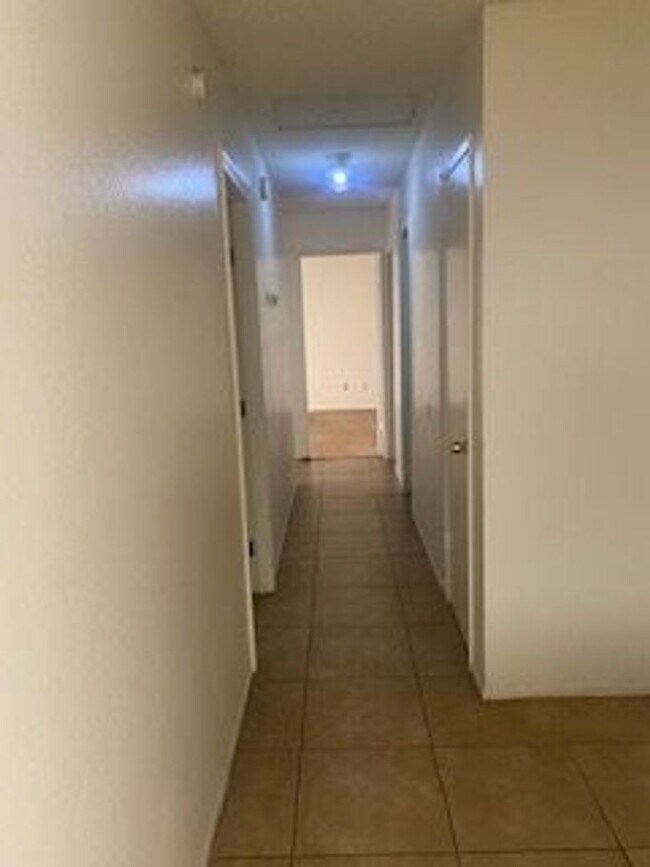 Building Photo - COMING SOON!! 3 BEDROOM / 2 BATHROOM Apartment in Cathedral City