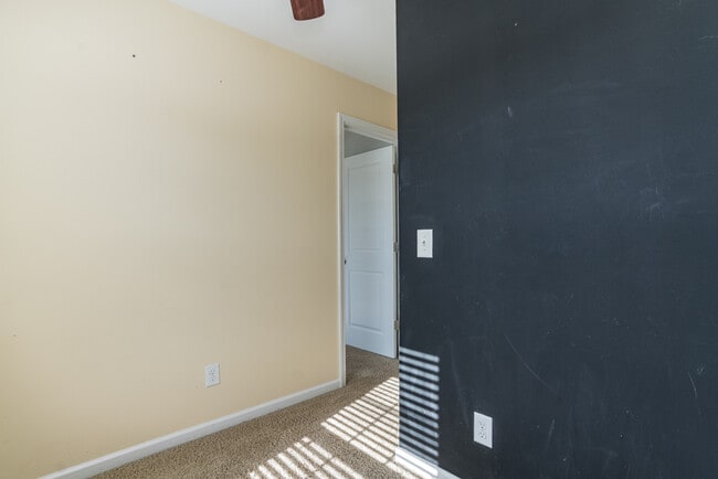 Building Photo - 101 Davila St