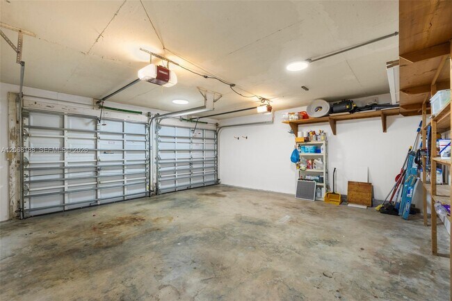 Building Photo - 225 E Enid Dr