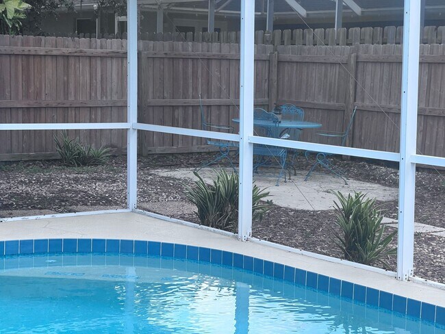 Building Photo - Beautiful Pool Home in East Venice
