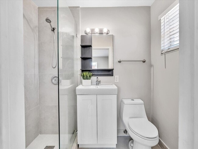 Building Photo - 54 SW 16th St