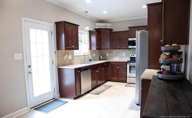 Building Photo - 1246 Brickyard Dr