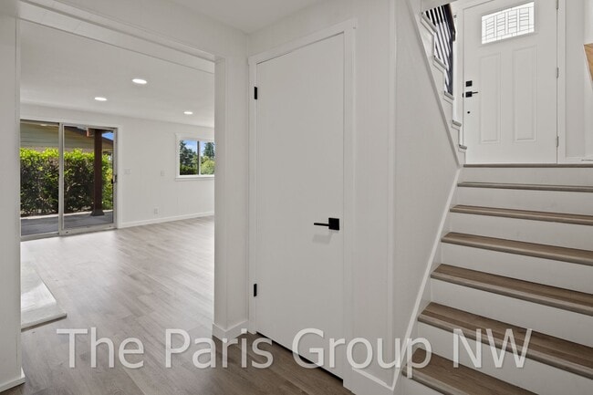 Building Photo - Lovely 2025 Remodeled Shoreline 4BR in Ric...