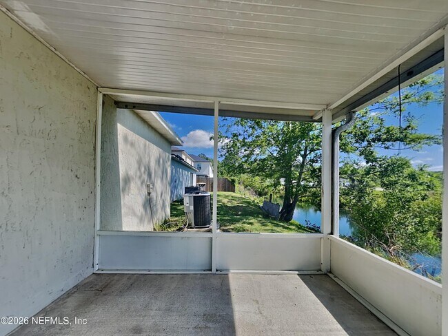 Building Photo - 6637 Gentle Oaks Dr E