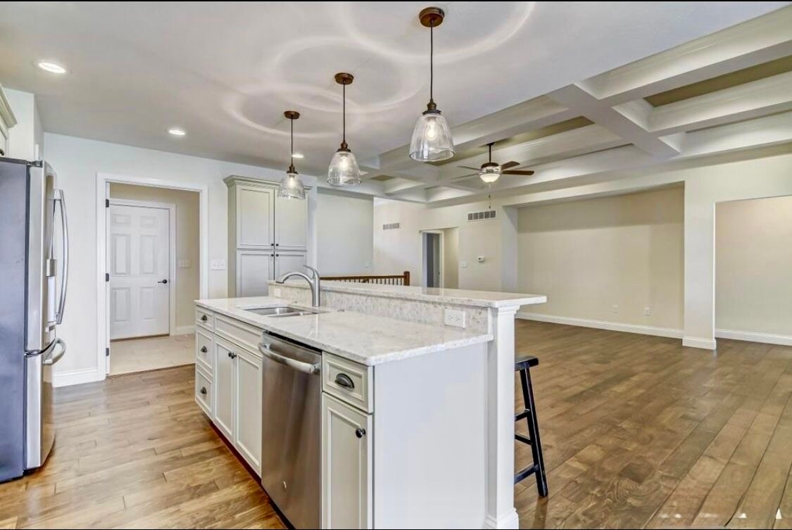 Building Photo - 1811 Spartan Dr