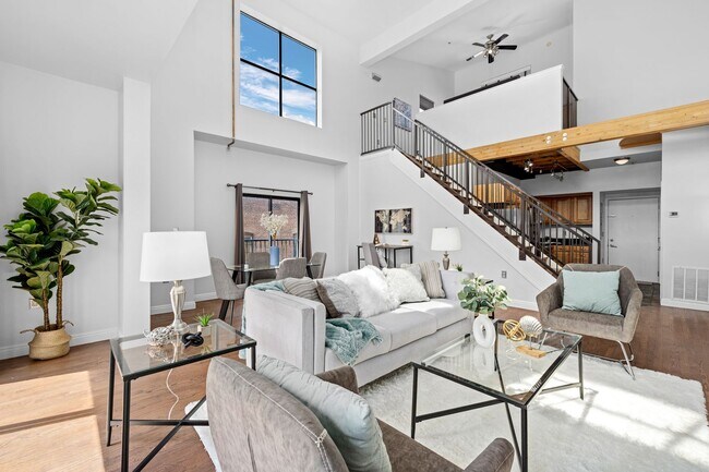 Building Photo - Top Level Condo in the Fire Clay Lofts in ...