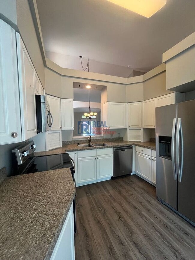 Building Photo - 9850 Carmel Ct