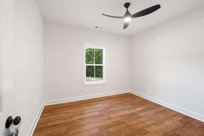 Building Photo - 2275 Hwy 19 N