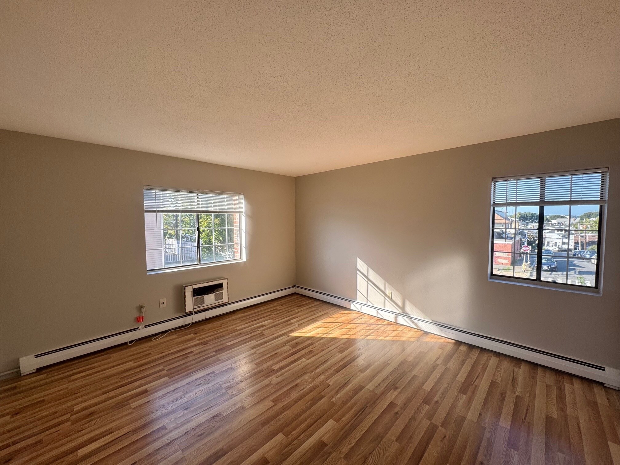 Building Photo - 474 Broadway