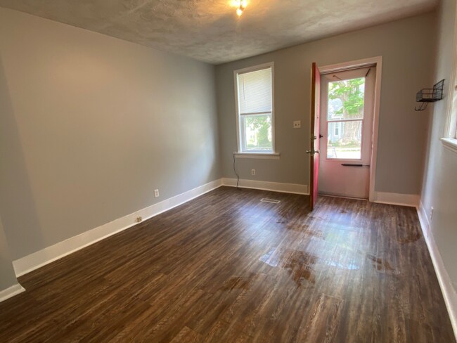 Building Photo - 1204 Park Wild Ave