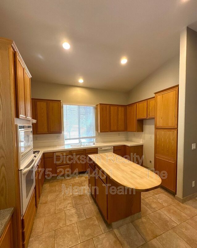Building Photo - 2662 Pride Dr