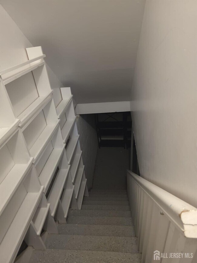 Building Photo - 161 Willowbrook Dr