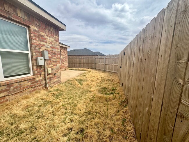 Building Photo - Spacious 3-Bedroom Duplex Near Texas Tech