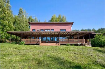 Building Photo - Beautiful, secluded 3 bedroom home for rent