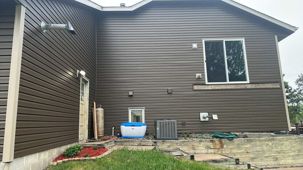 Building Photo - 1486 309th Ln NE