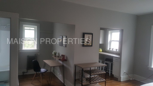 Building Photo - 49 Troup St