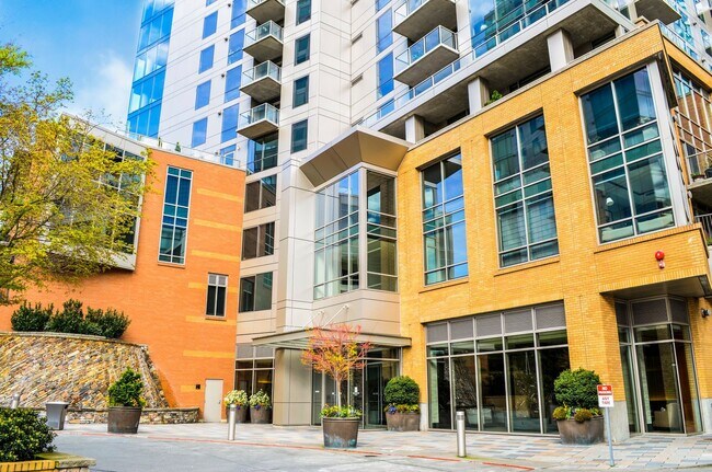 Building Photo - Washington Square Luxury Living on 10th Fl...
