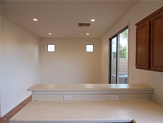 Building Photo - 4834 Villa Pescara St