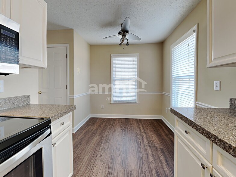 Building Photo - 1605 Glenn Meade Dr