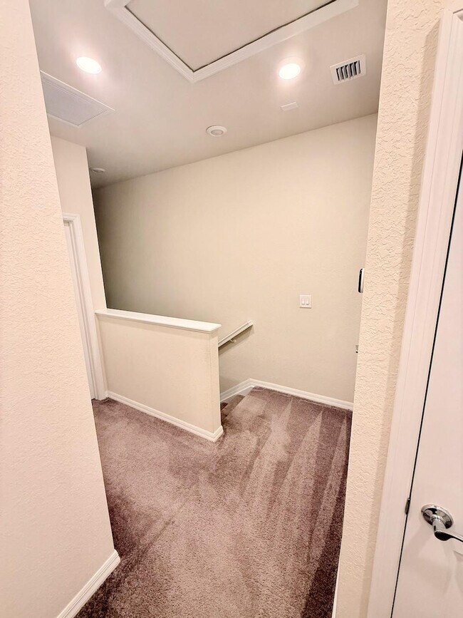 Building Photo - 5182 Eucalyptus Dr