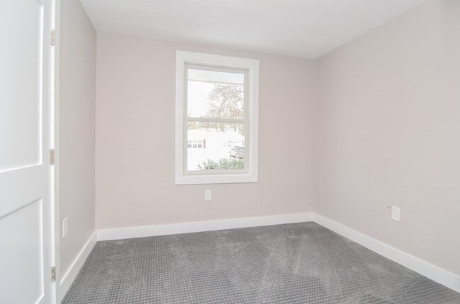 Building Photo - 27 Fenway Dr