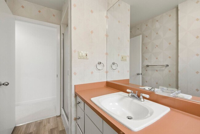 Building Photo - 45 Graystone Terrace