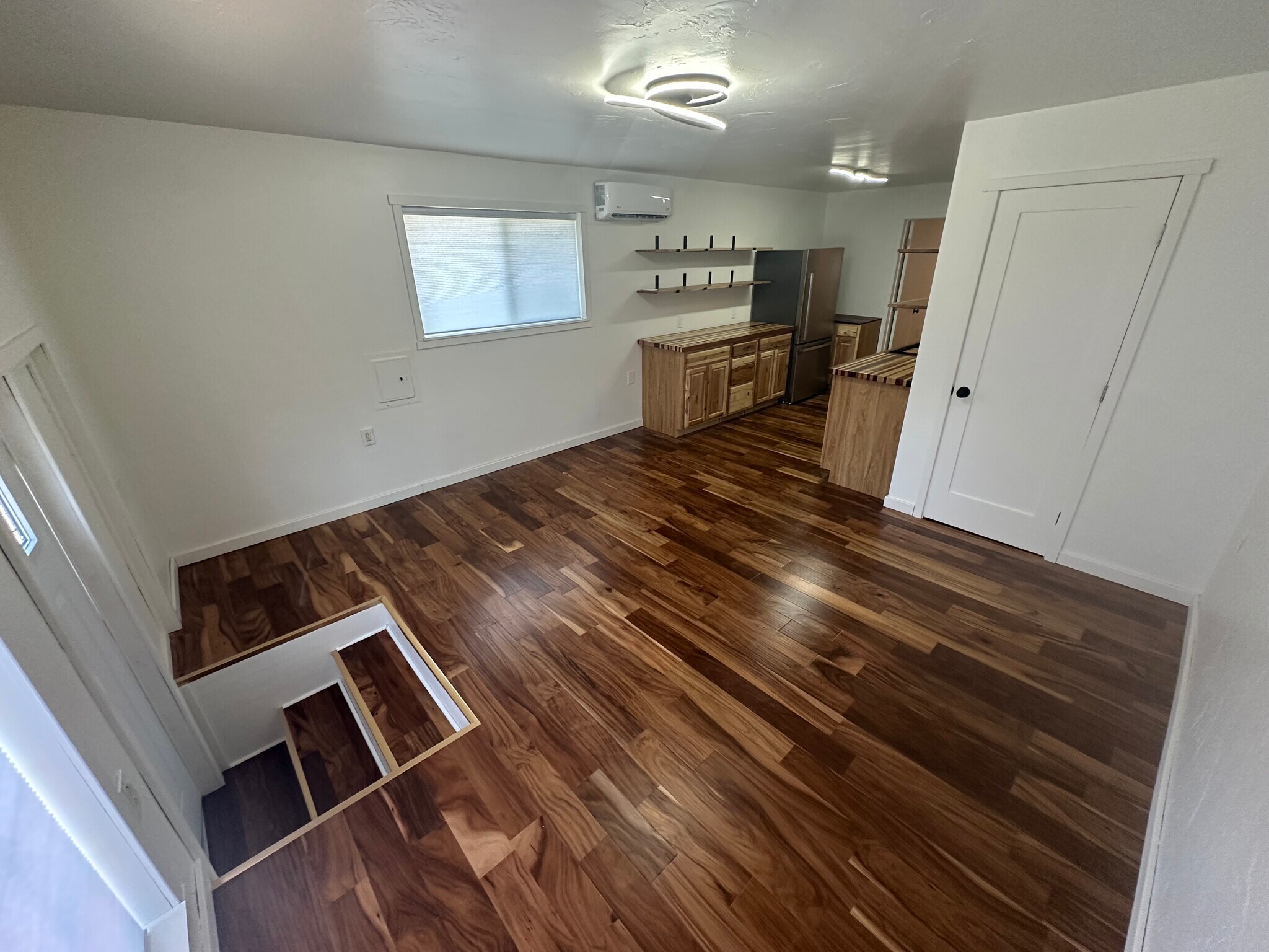 Building Photo - 401 Beaumont Dr