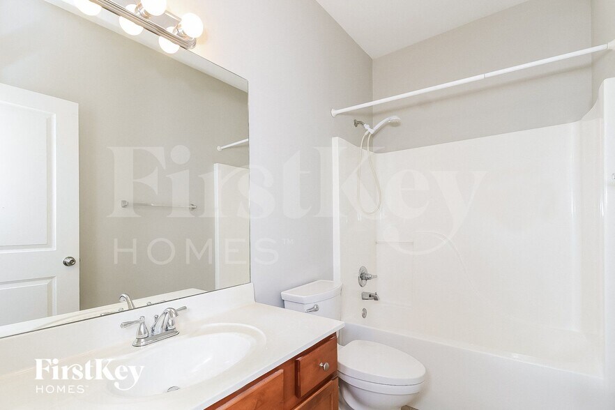 Building Photo - 52 Sweetwater Bridge Cir