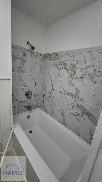 Building Photo - 826 E Duffy St