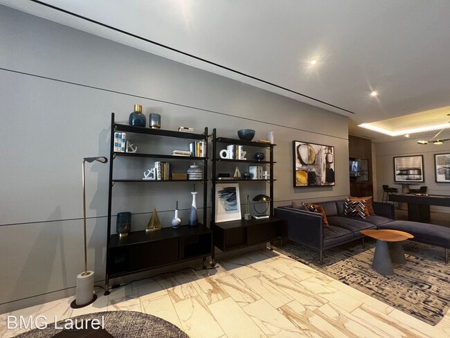 Building Photo - 1 br, 1 bath House - 1211 Van St SE (#302)